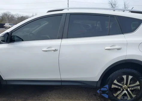 2015 Toyota Rav4 Le from USA, damaged, VIN JTMBFREV1FD141029